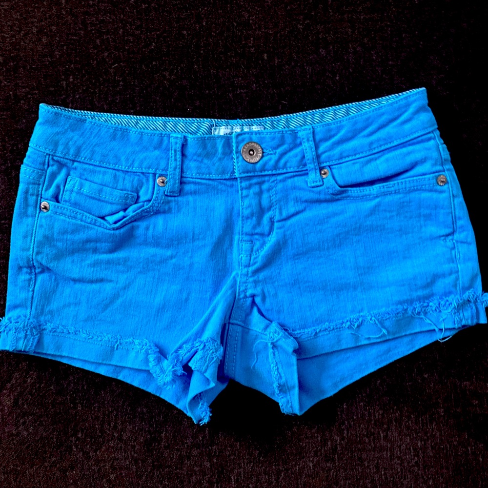 Aeropostale BLUE denim shorts, size 0. Excellent condition.